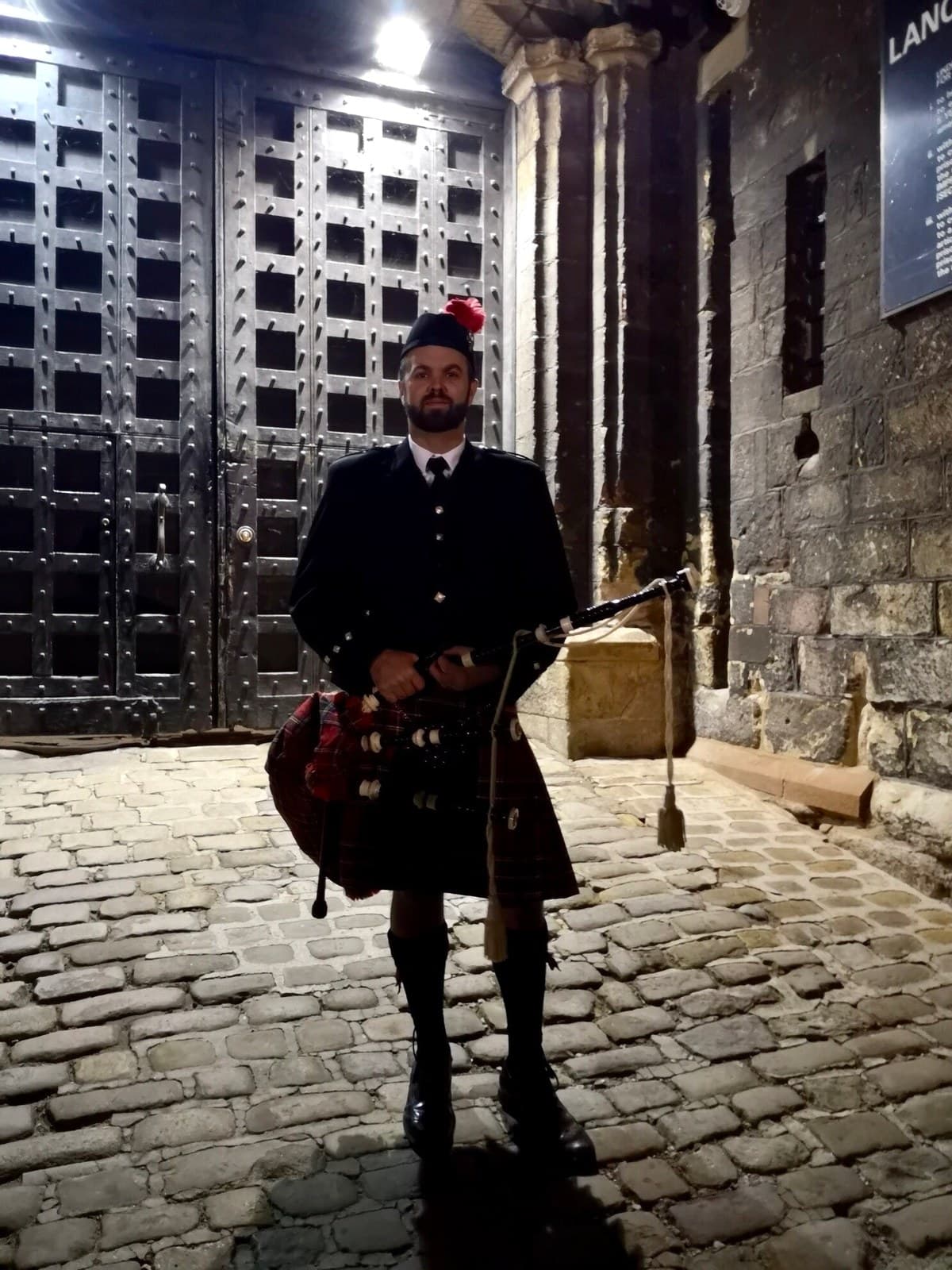 Ryan Guthrie wearing formal Highland dress